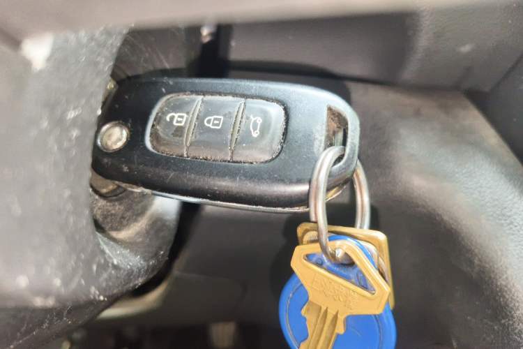 Used Renault Koleos 2017 2.0L Two-Wheel-Drive Leading Edition Vehicle Key