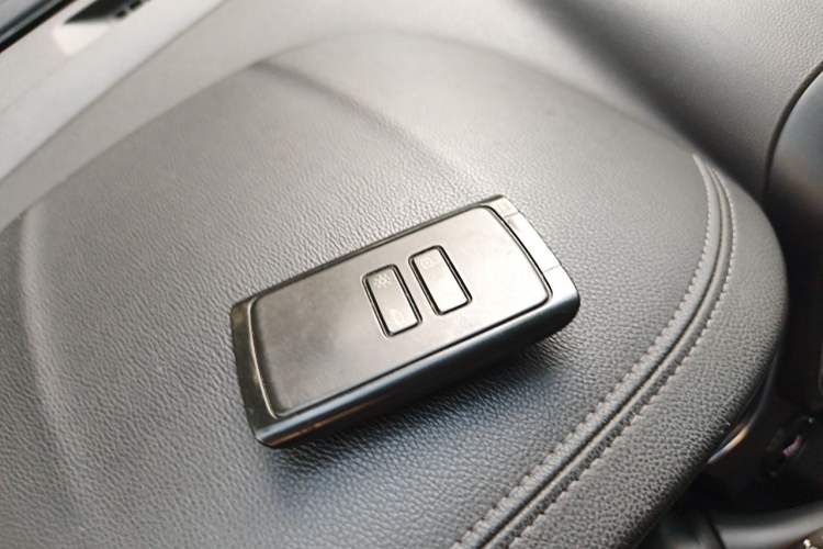 Used Renault Koleos 2017 2.5L Four-Wheel Drive Ultimate Edition Vehicle Key
