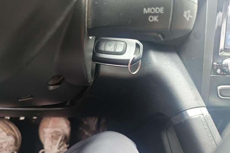 Used Renault Koleos 2017 2.0L Two-Wheel-Drive Leading Edition Vehicle Key