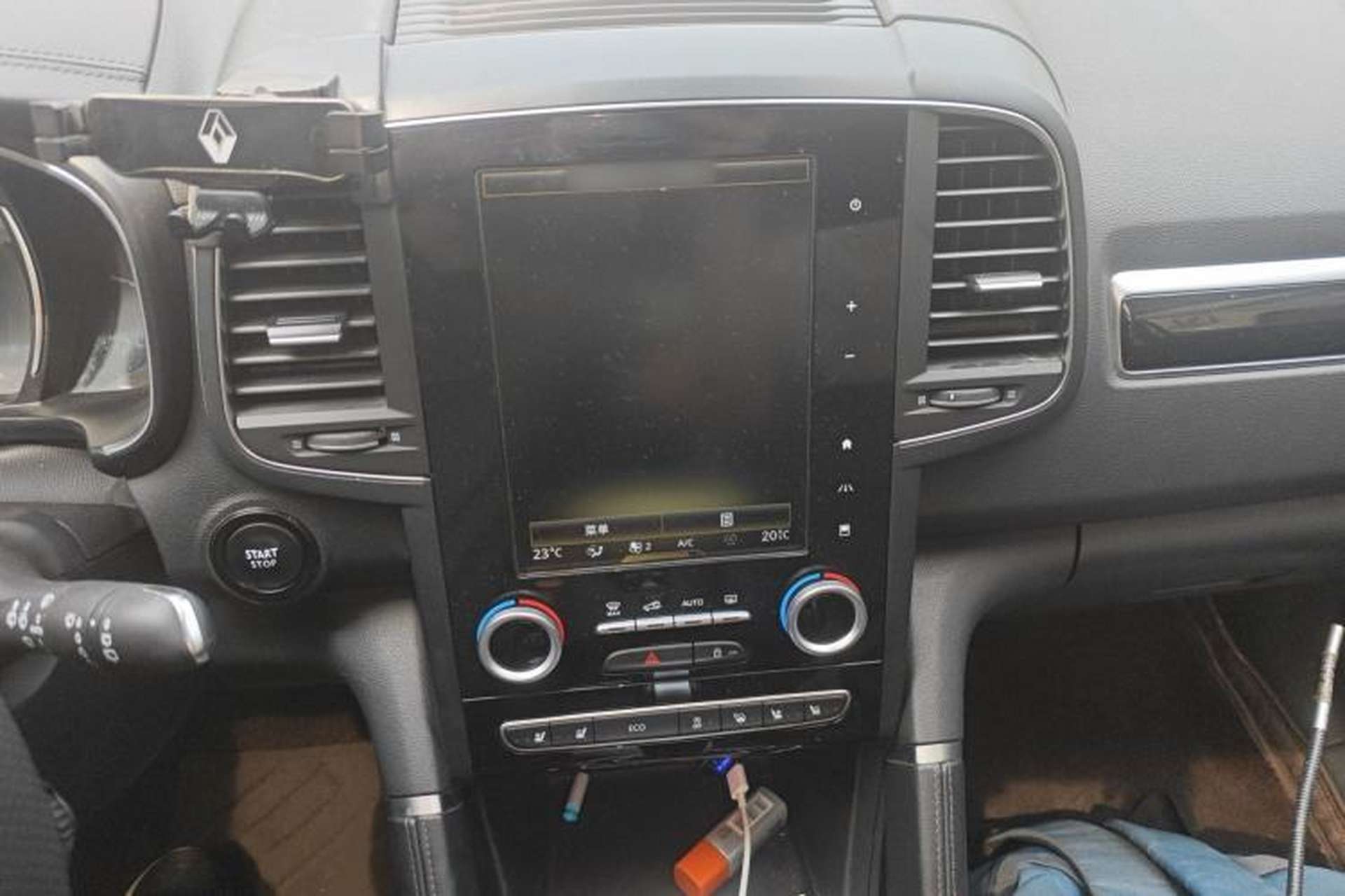 Used Renault Koleos 2017 2.5L 4x4 Flagship Edition Audio And AC Panel
