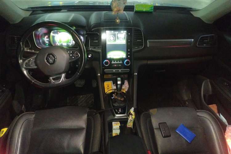 Used Renault Koleos 2017 2.5L Two-Wheel Drive Prestige Edition Center Console