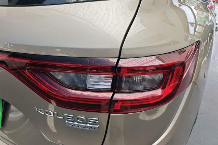 Used Renault Koleos 2017 2.0L Two-Wheel Drive Luxury Edition Exterior 4