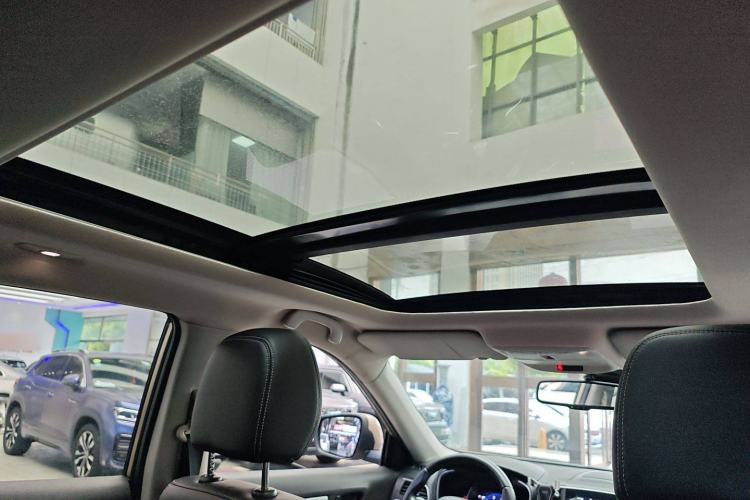 Used Renault Koleos 2017 2.0L Two-Wheel Drive Luxury Edition Headliner