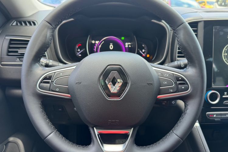 Used Renault Koleos 2017 2.5L Four-Wheel Drive Ultimate Edition Interior 2