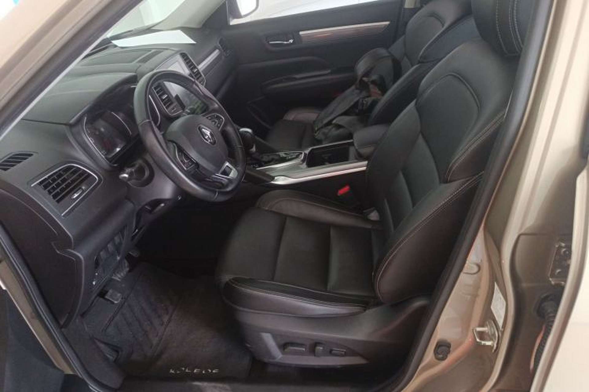 Used Renault Koleos 2017 2.5L Two-Wheel Drive Prestige Edition Left Front Seat