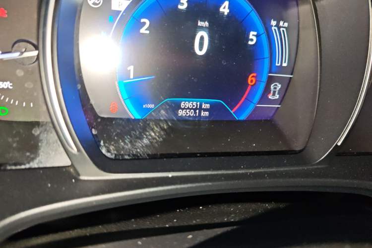 Used Renault Koleos 2017 2.0L Two-Wheel Drive Luxury Edition Odometer Close Up