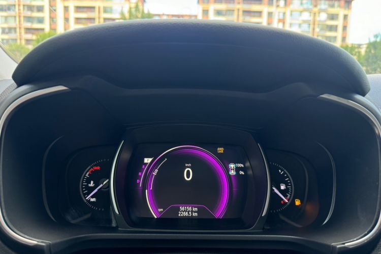 Used Renault Koleos 2017 2.5L Four-Wheel Drive Ultimate Edition Odometer Close Up