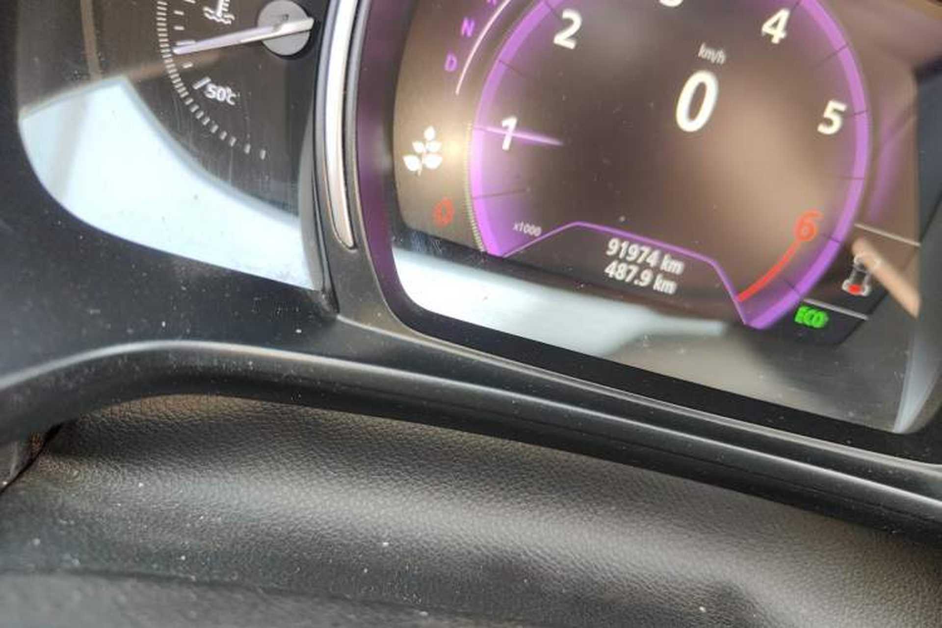 Used Renault Koleos 2017 2.0L Two-Wheel Drive Luxury Edition Odometer Close Up