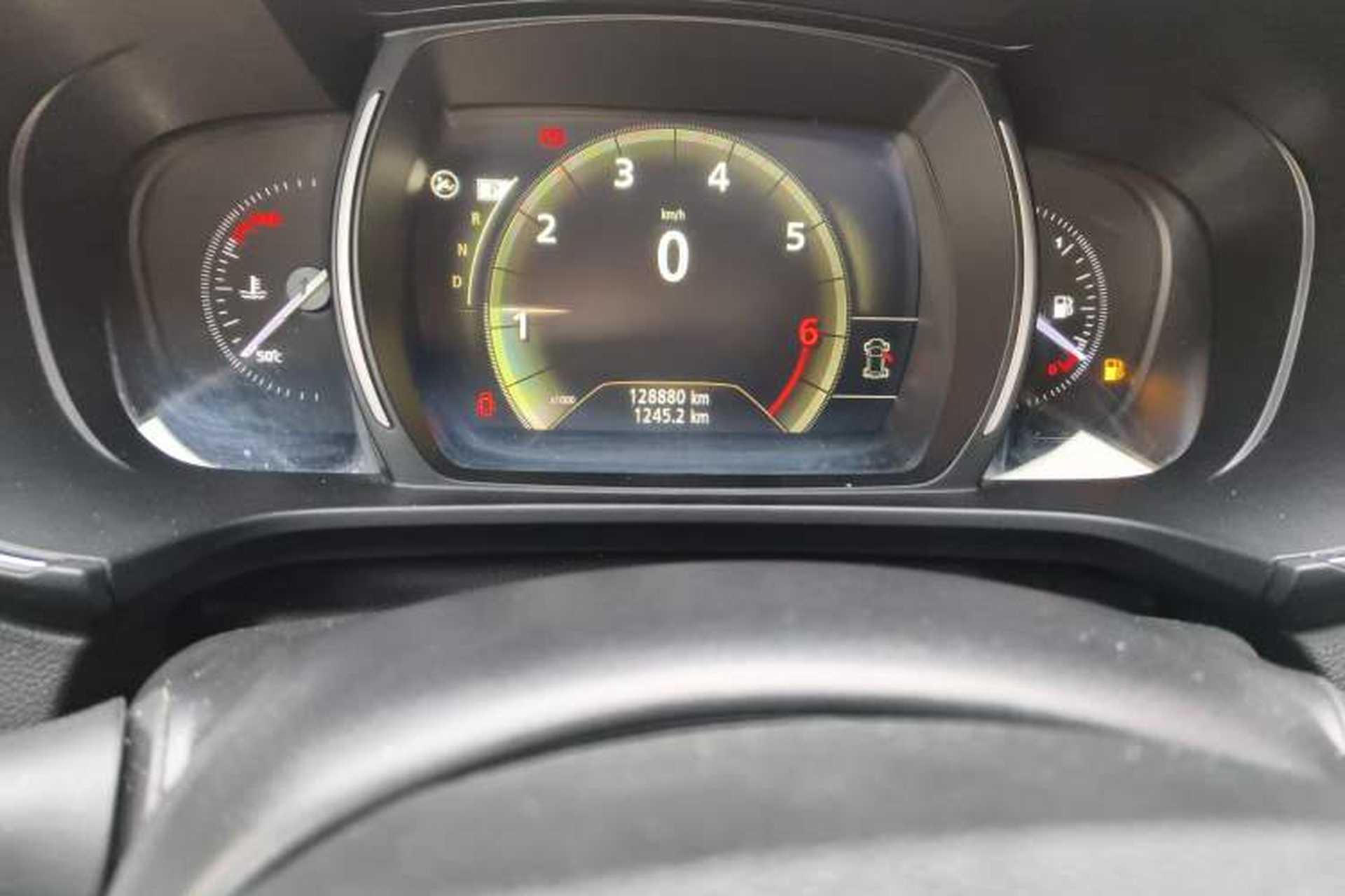 Used Renault Koleos 2017 2.0L Two-Wheel Drive Luxury Edition Odometer Close Up