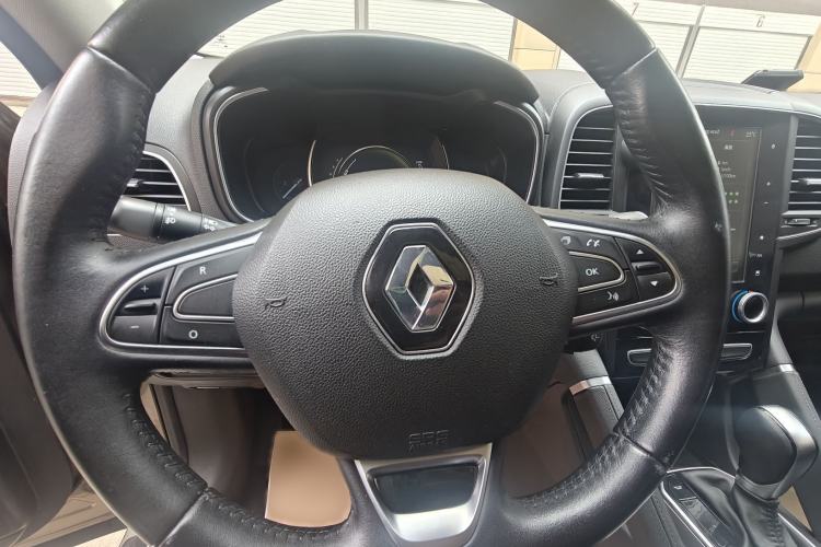 Used Renault Koleos 2017 2.0L Two-Wheel Drive Luxury Edition Steering Wheel