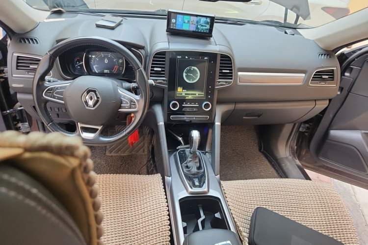 Used Renault Koleos 2017 2.5L Two-Wheel Drive Prestige Edition Center Console