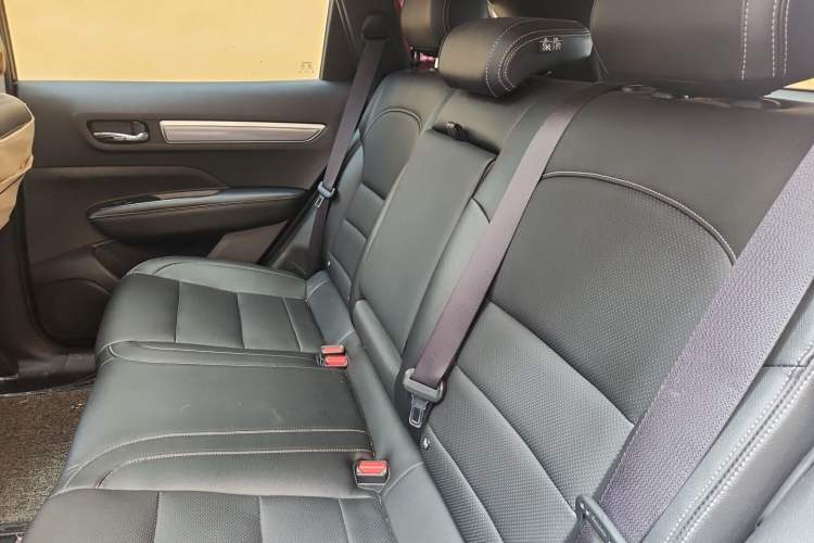 Used Renault Koleos 2017 2.5L Two-Wheel Drive Prestige Edition Left Rear Seat