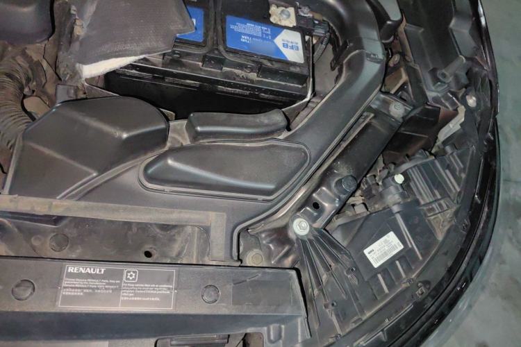 Used Renault Koleos 2017 2.5L Four-Wheel Drive Ultimate Edition Engine Bay Left