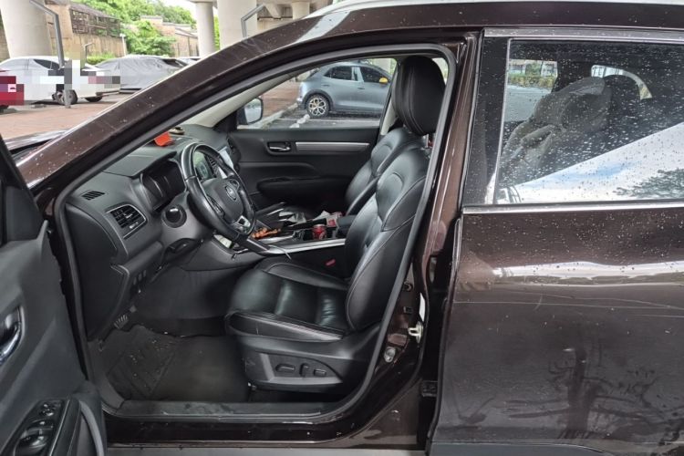 Used Renault Koleos 2017 2.0L Two-Wheel Drive Luxury Edition Left Front Seat