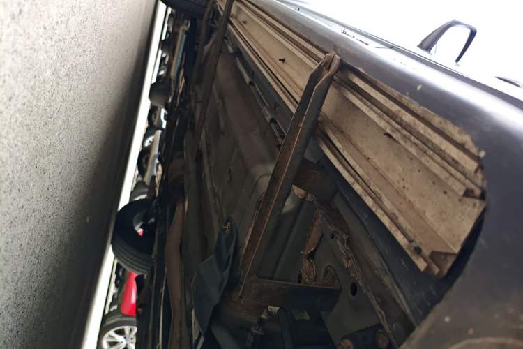 Used Renault Koleos 2017 2.5L Four-Wheel Drive Ultimate Edition Left Side Sill