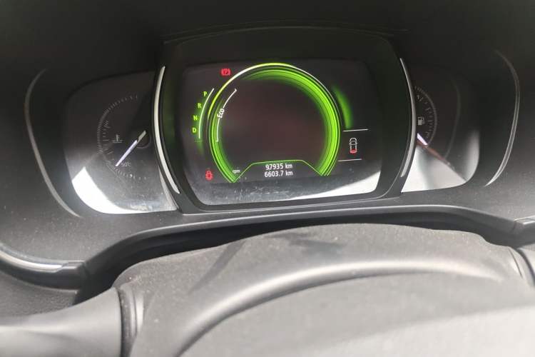 Used Renault Koleos 2017 2.0L Two-Wheel Drive Luxury Edition Odometer Close Up