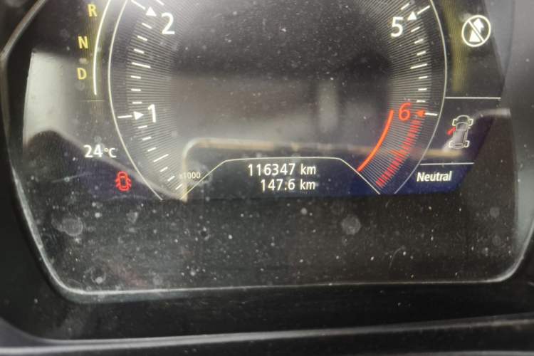 Used Renault Koleos 2017 2.0L Two-Wheel Drive Luxury Edition Odometer Close Up