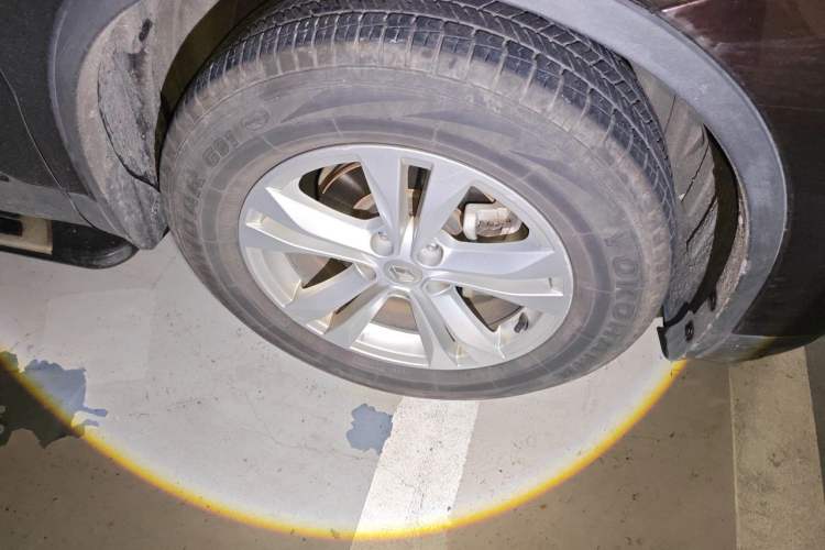 Used Renault Koleos 2017 2.0L Two-Wheel Drive Luxury Edition Right Front Wheel Hub