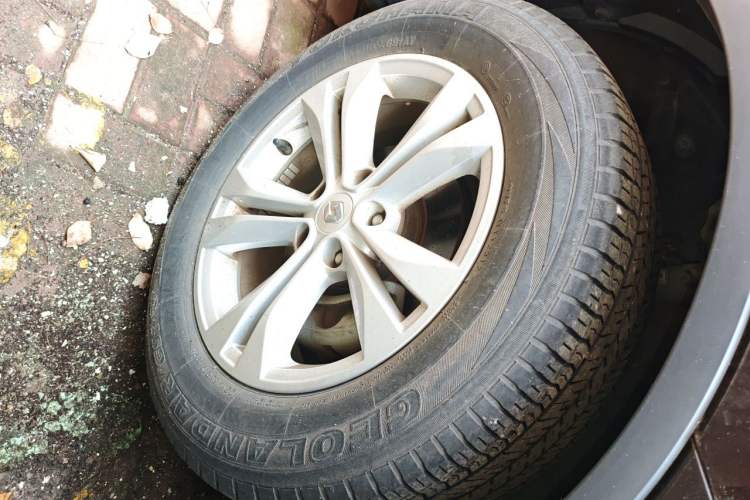 Used Renault Koleos 2017 2.0L Two-Wheel Drive Luxury Edition Right Front Wheel Hub