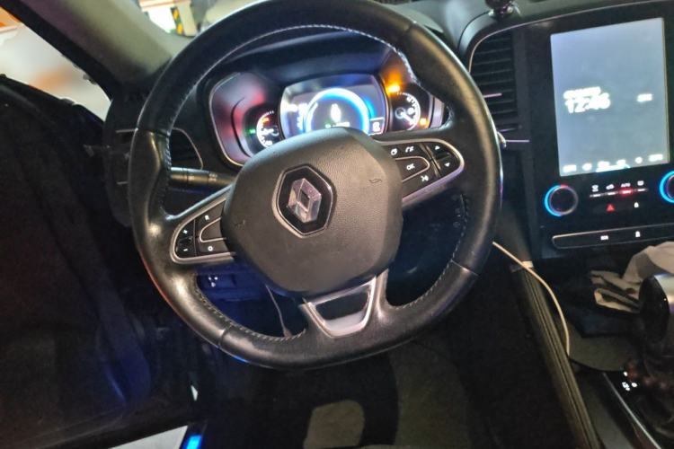 Used Renault Koleos 2017 2.0L Two-Wheel Drive Luxury Edition Steering Wheel
