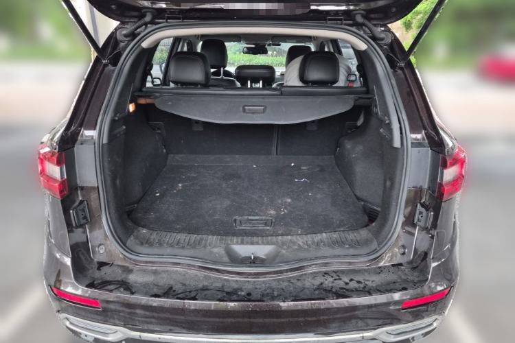 Used Renault Koleos 2017 2.0L Two-Wheel Drive Luxury Edition Trunk