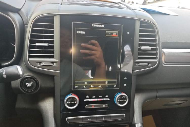 Used Renault Koleos 2017 2.0L Two-Wheel Drive Luxury Edition Audio And AC Panel