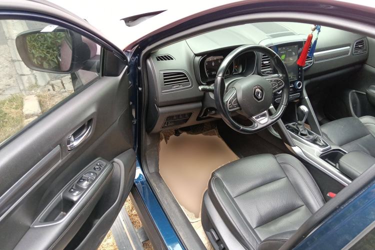 Used Renault Koleos 2017 2.0L Two-Wheel Drive Luxury Edition Driver Seat