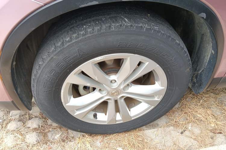 Used Renault Koleos 2017 2.0L Two-Wheel Drive Luxury Edition Left Front Wheel Hub
