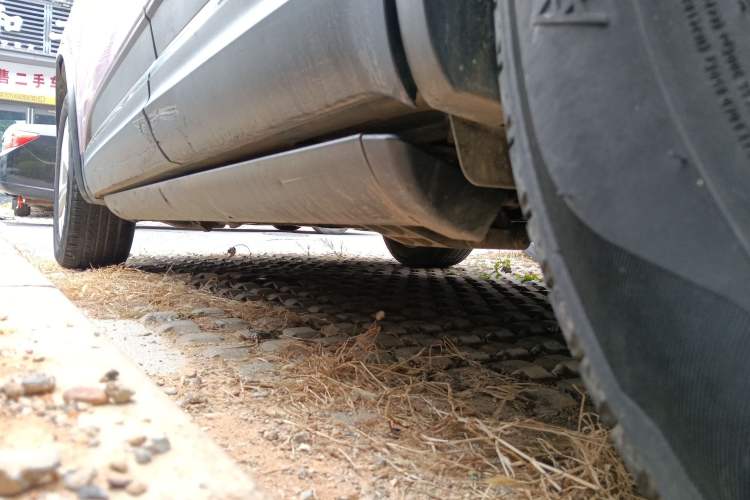 Used Renault Koleos 2017 2.0L Two-Wheel Drive Luxury Edition Left Side Sill