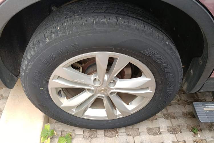 Used Renault Koleos 2017 2.0L Two-Wheel Drive Luxury Edition Right Rear Wheel Hub