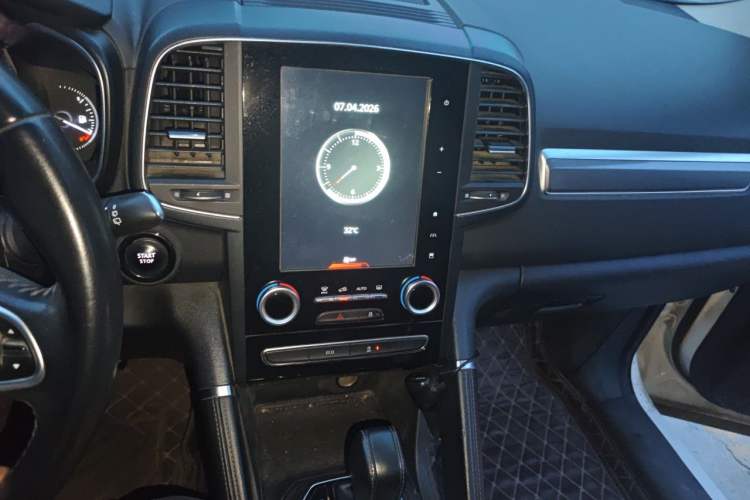 Used Renault Koleos 2017 2.5L Two-Wheel Drive Prestige Edition Audio And AC Panel