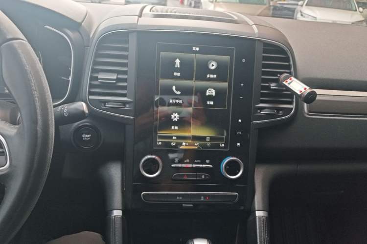 Used Renault Koleos 2017 2.0L Two-Wheel Drive Luxury Edition Audio And AC Panel