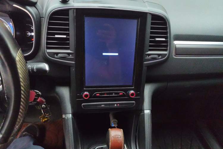 Used Renault Koleos 2017 2.0L Two-Wheel-Drive Leading Edition Audio And AC Panel