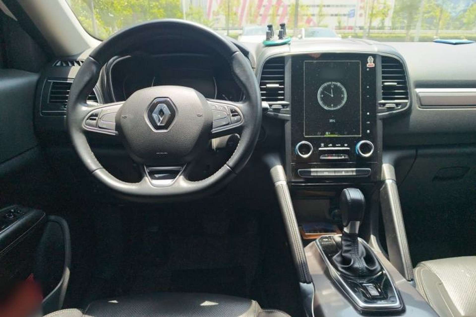 Used Renault Koleos 2017 2.0L Two-Wheel Drive Luxury Edition Center Console