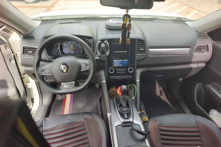Used Renault Koleos 2017 2.0L Two-Wheel Drive Luxury Edition Center Console