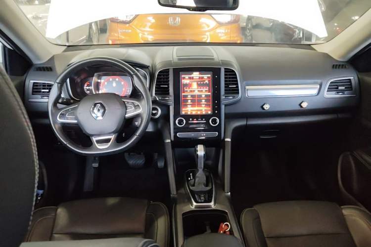 Used Renault Koleos 2017 2.5L Two-Wheel Drive Prestige Edition Center Console