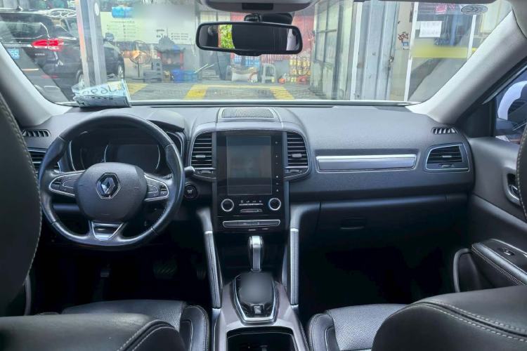 Used Renault Koleos 2017 2.5L Two-Wheel Drive Prestige Edition Center Console