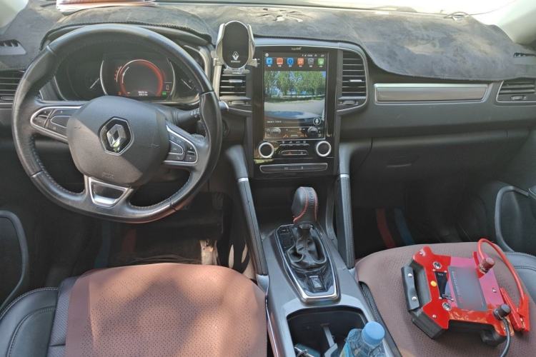 Used Renault Koleos 2017 2.5L Four-Wheel Drive Premium Edition Center Console