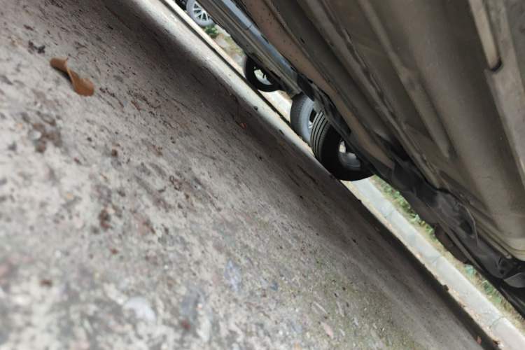 Used Renault Koleos 2017 2.5L Four-Wheel Drive Premium Edition Chassis Front Left