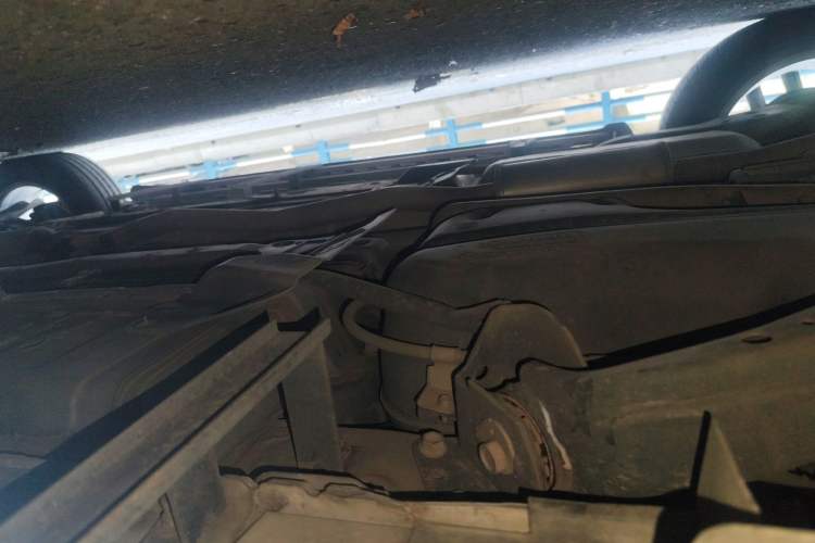 Used Renault Koleos 2017 2.5L Four-Wheel Drive Premium Edition Chassis Rear Right