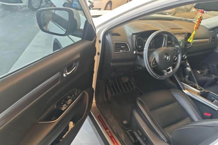 Used Renault Koleos 2017 2.0L Two-Wheel Drive Luxury Edition Driver Seat