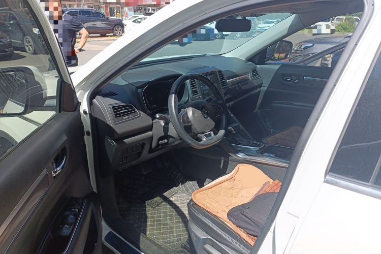 Used Renault Koleos 2017 2.0L Two-Wheel-Drive Leading Edition Driver Seat