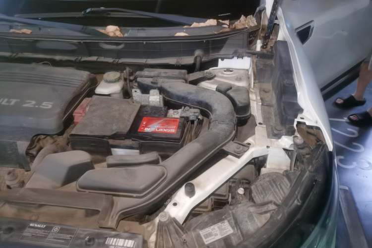 Used Renault Koleos 2017 2.5L Two-Wheel Drive Prestige Edition Engine Bay Left