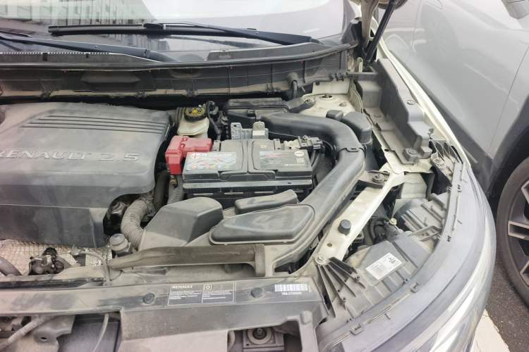 Used Renault Koleos 2017 2.5L Four-Wheel Drive Ultimate Edition Engine Bay Left