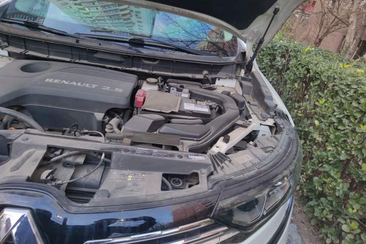 Used Renault Koleos 2017 2.5L Four-Wheel Drive Ultimate Edition Engine Bay Left