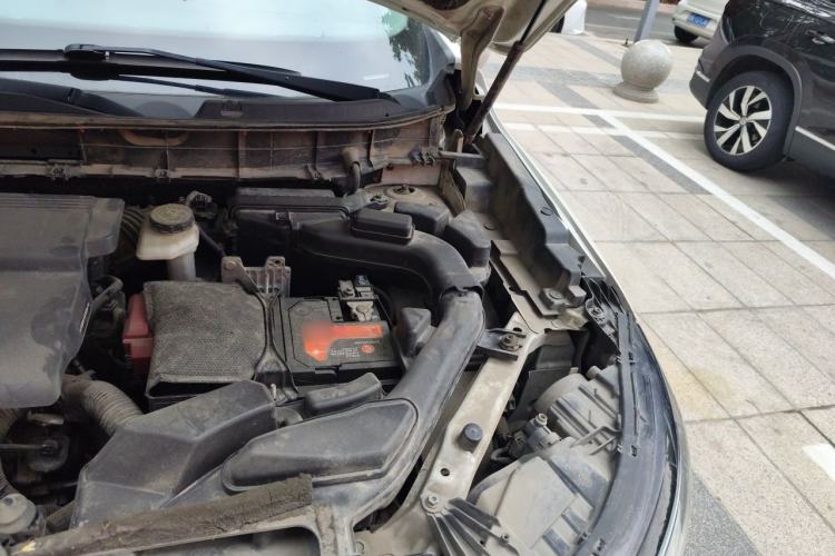 Used Renault Koleos 2017 2.0L Two-Wheel-Drive Leading Edition Engine Bay Left
