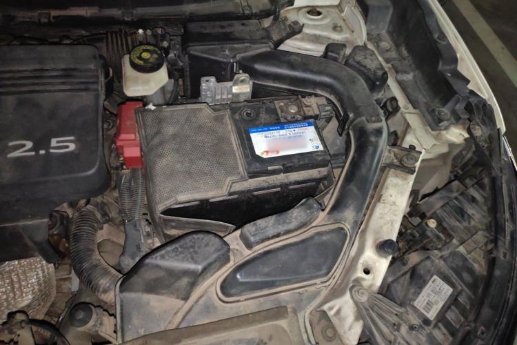 Used Renault Koleos 2017 2.5L Four-Wheel Drive Ultimate Edition Engine Bay Left