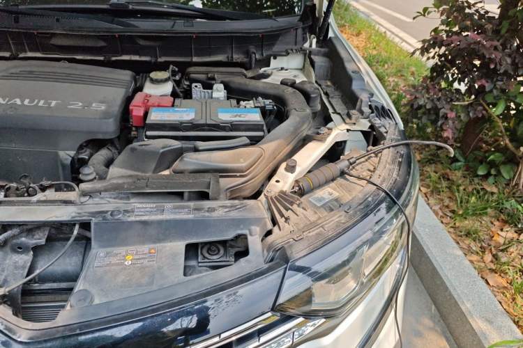 Used Renault Koleos 2017 2.5L Four-Wheel Drive Ultimate Edition Engine Bay Left