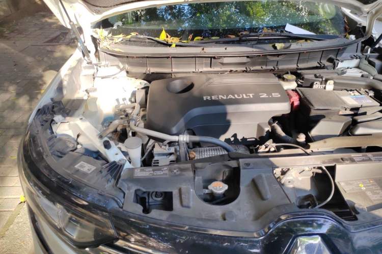 Used Renault Koleos 2017 2.5L Four-Wheel Drive Premium Edition Engine Bay Right