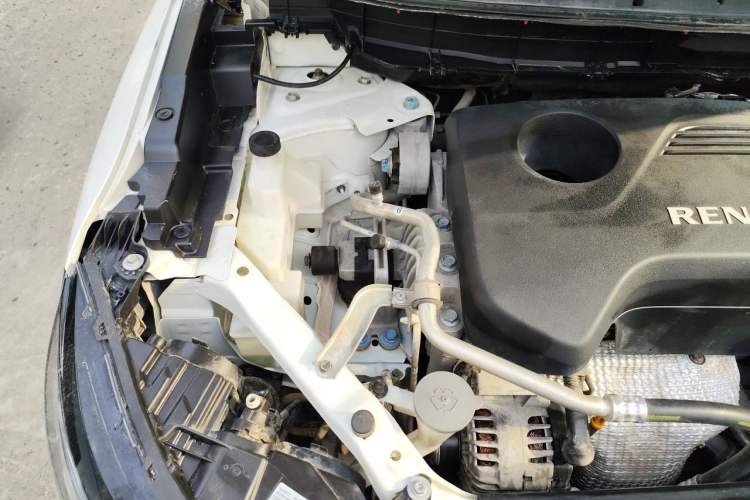 Used Renault Koleos 2017 2.5L Four-Wheel Drive Premium Edition Engine Bay Right